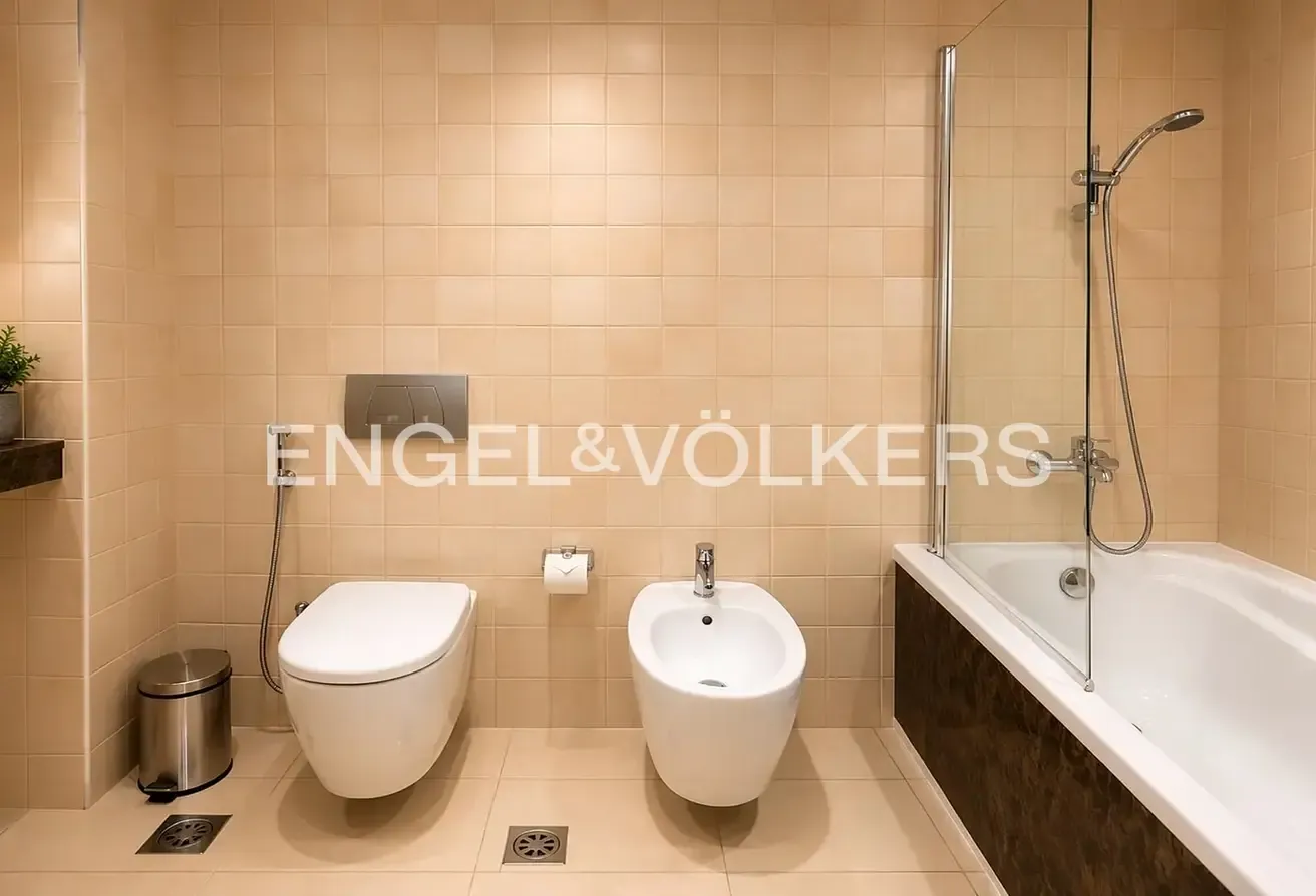 Fully Furnished | High Floor | Beach Living