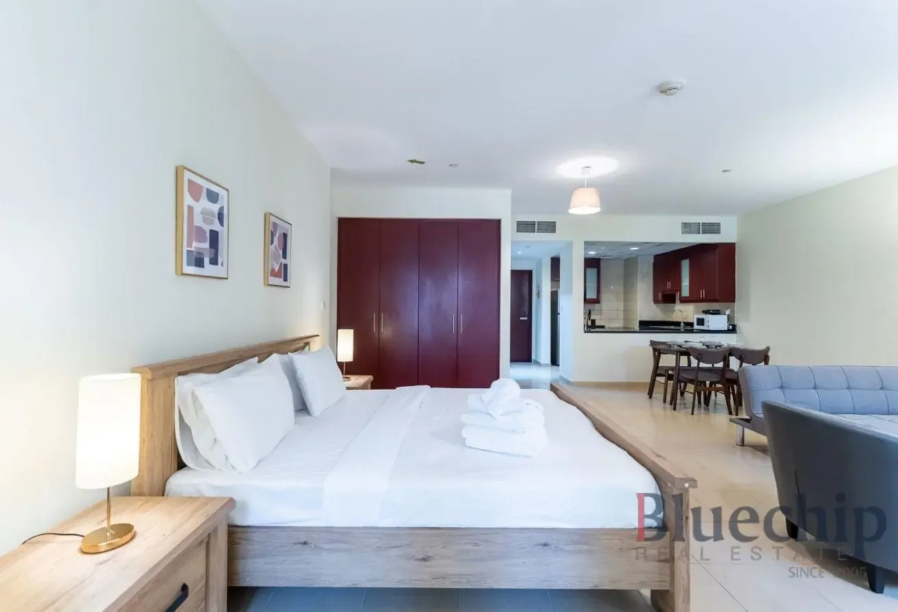 Spacious Layout | Fully Furnished | Community View