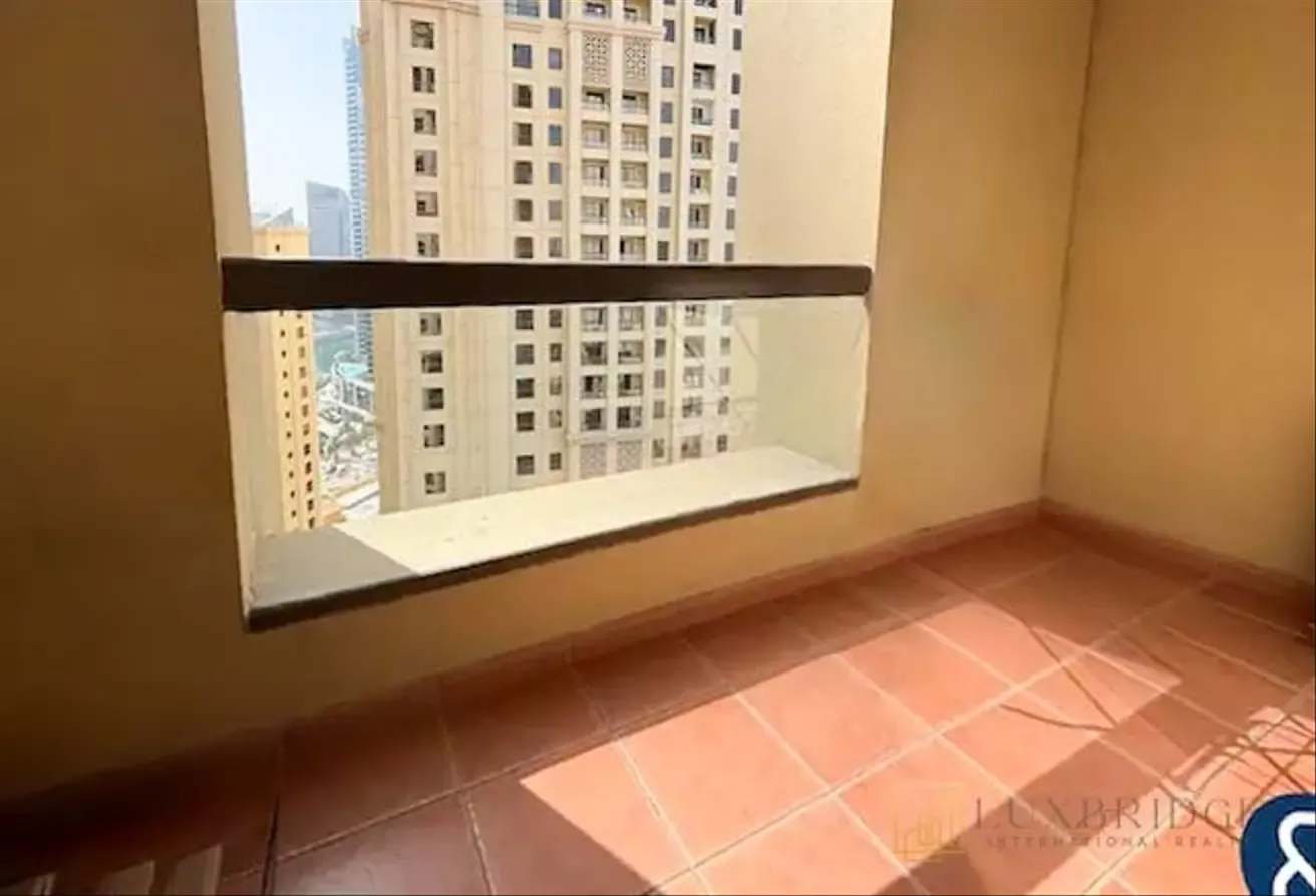 Massive Studio | Furnished | Vacant
