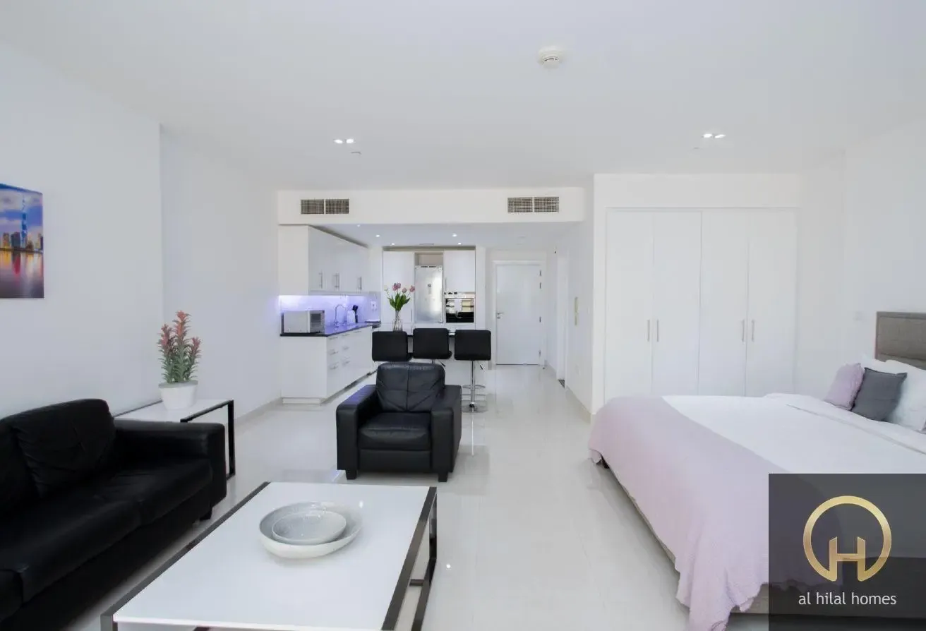 Upgraded Large Studio |Pool View | Fully Furnished