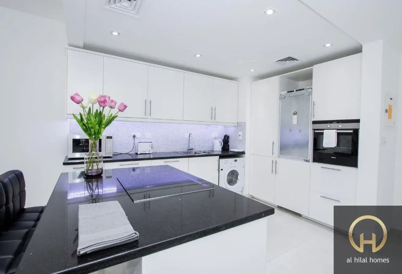 Upgraded Large Studio |Pool View | Fully Furnished