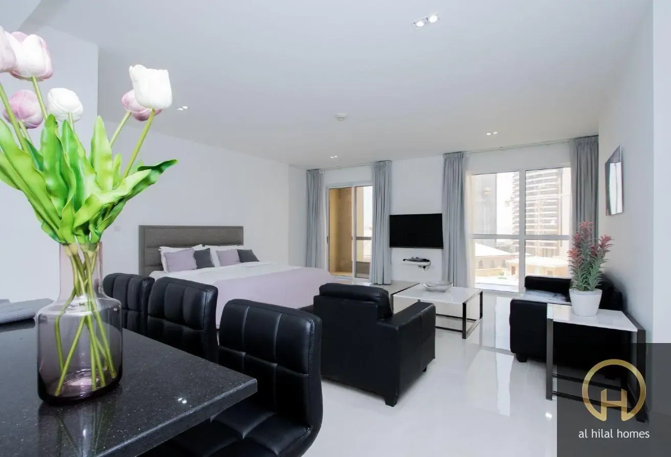 Upgraded Large Studio |Pool View | Fully Furnished
