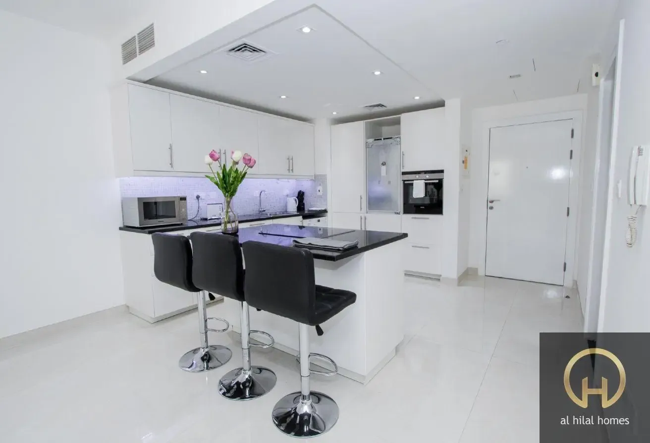 Upgraded Large Studio |Pool View | Fully Furnished