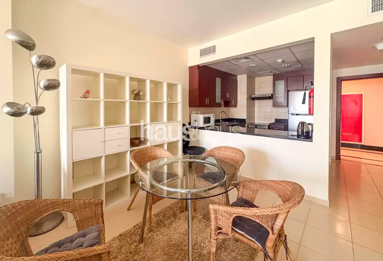 Furnished | Available Now | Accepting 12 chqs