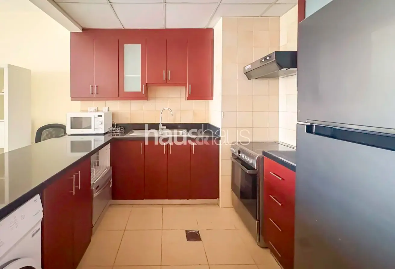 Furnished | Available Now | Accepting 12 chqs