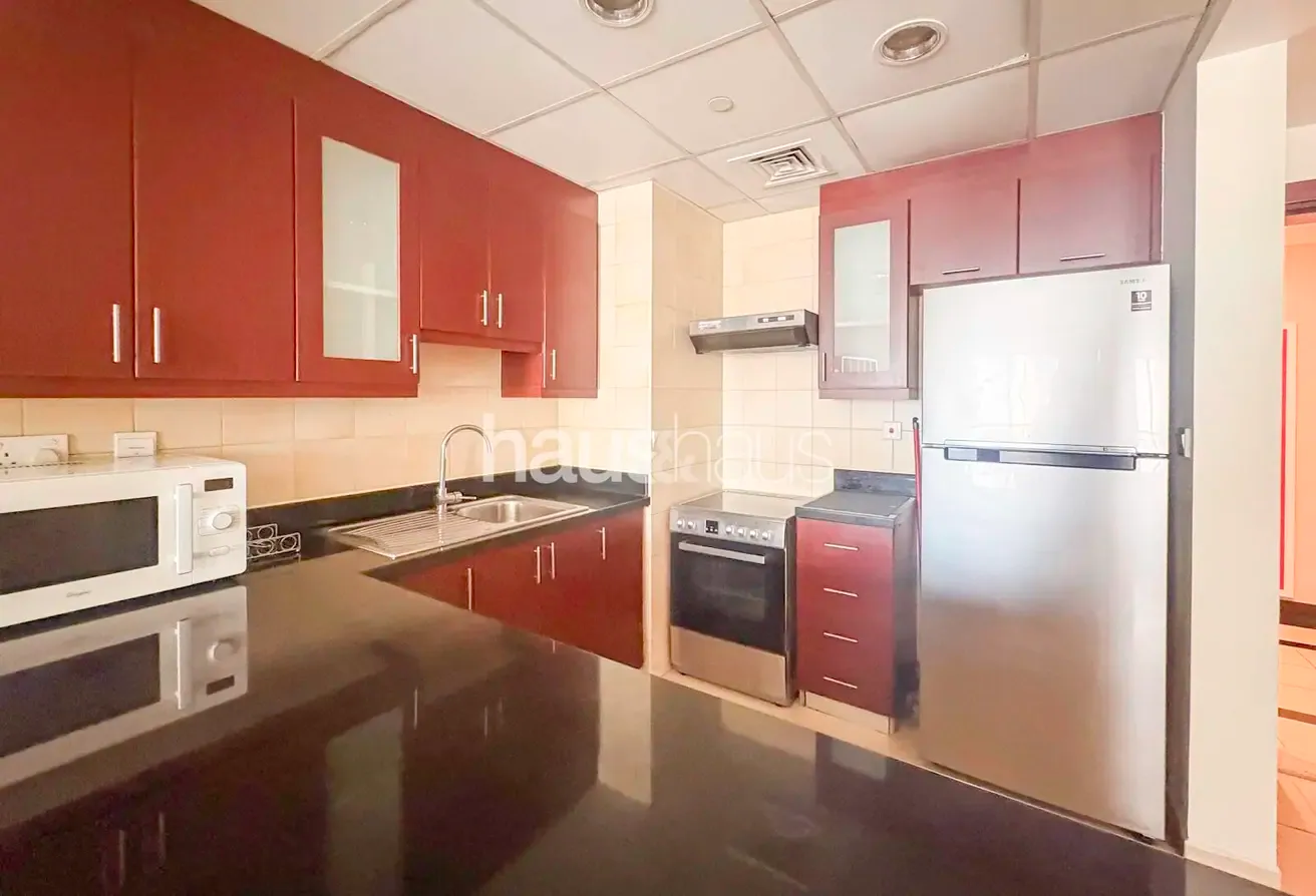 Furnished | Available Now | Accepting 12 chqs