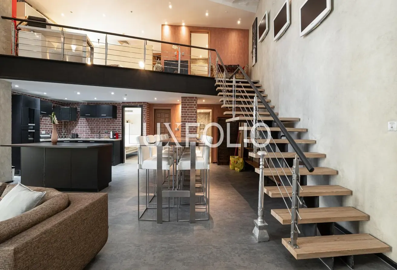 12 Cheques | Duplex | Vacant