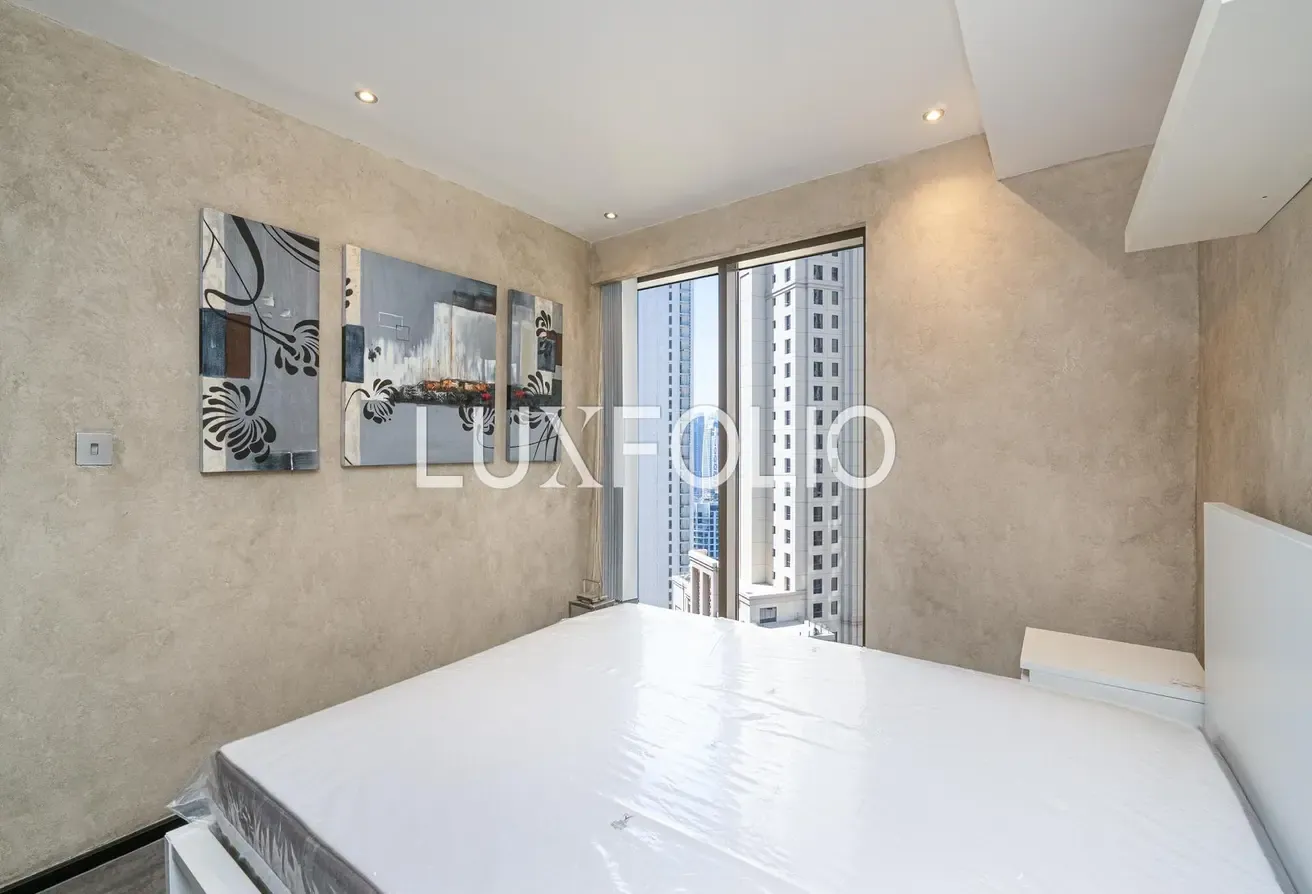 12 Cheques | Duplex | Vacant