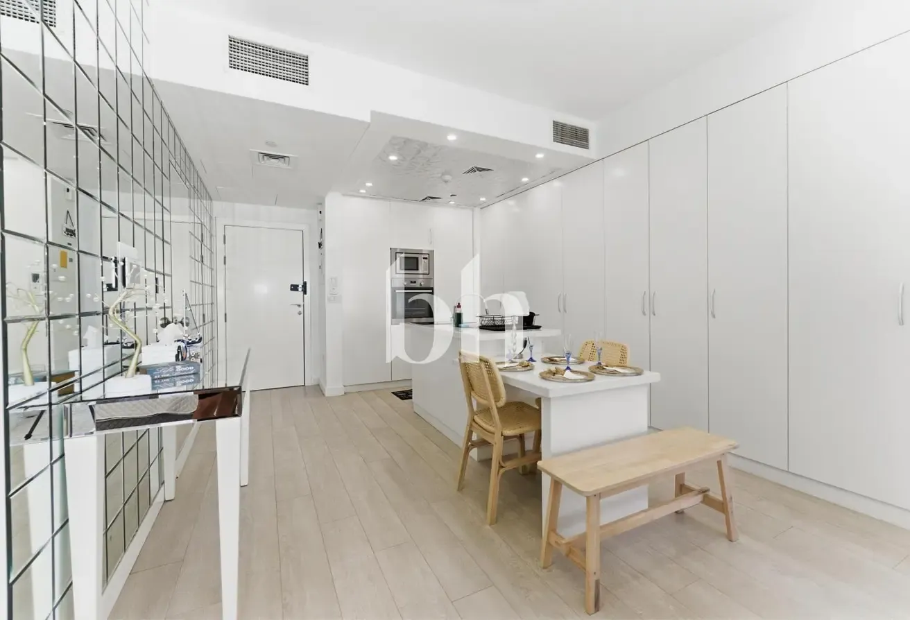 Fully Upgraded | Furnished | Studio
