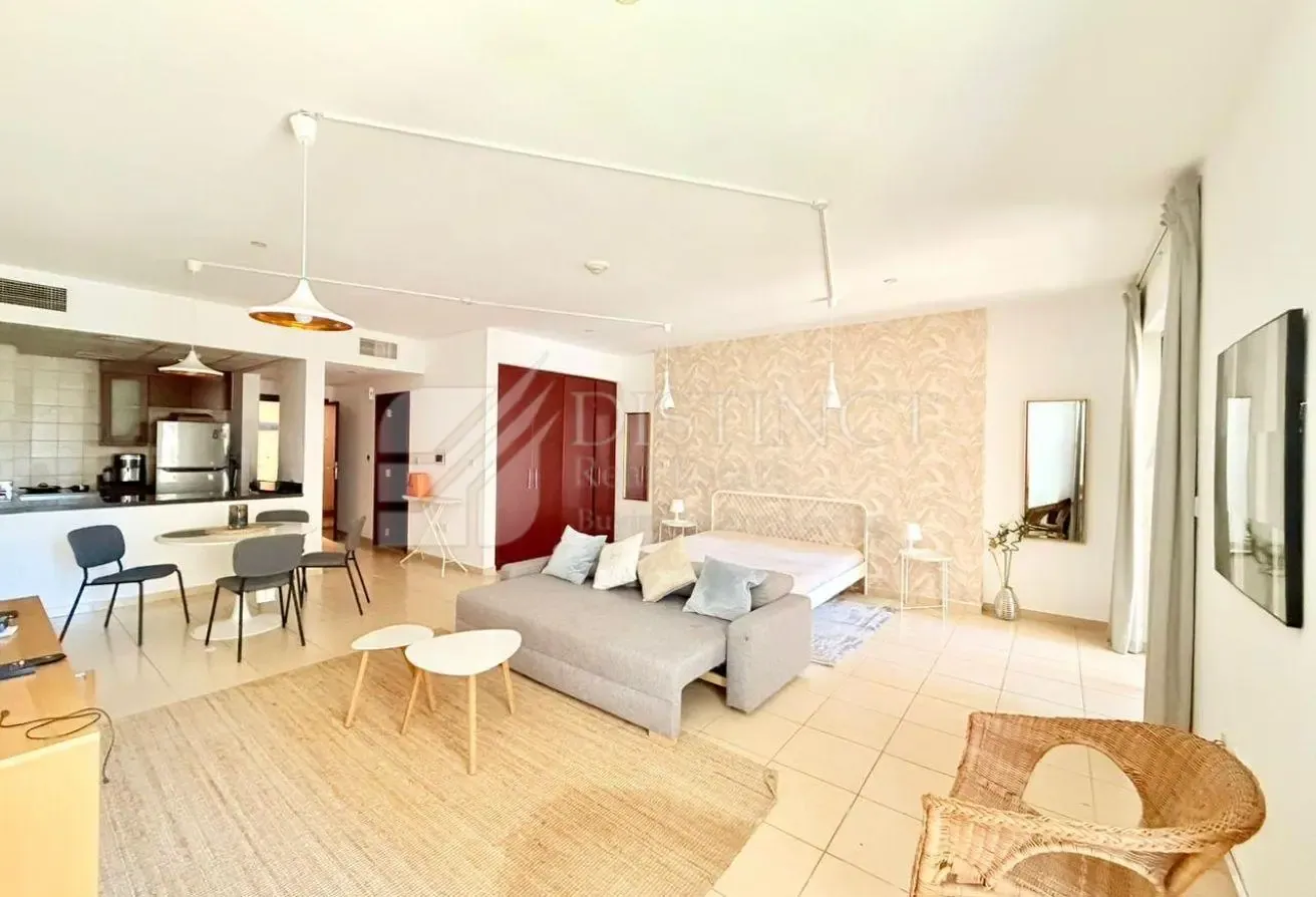 Fully Furnished, Beach Access, Ready to Move