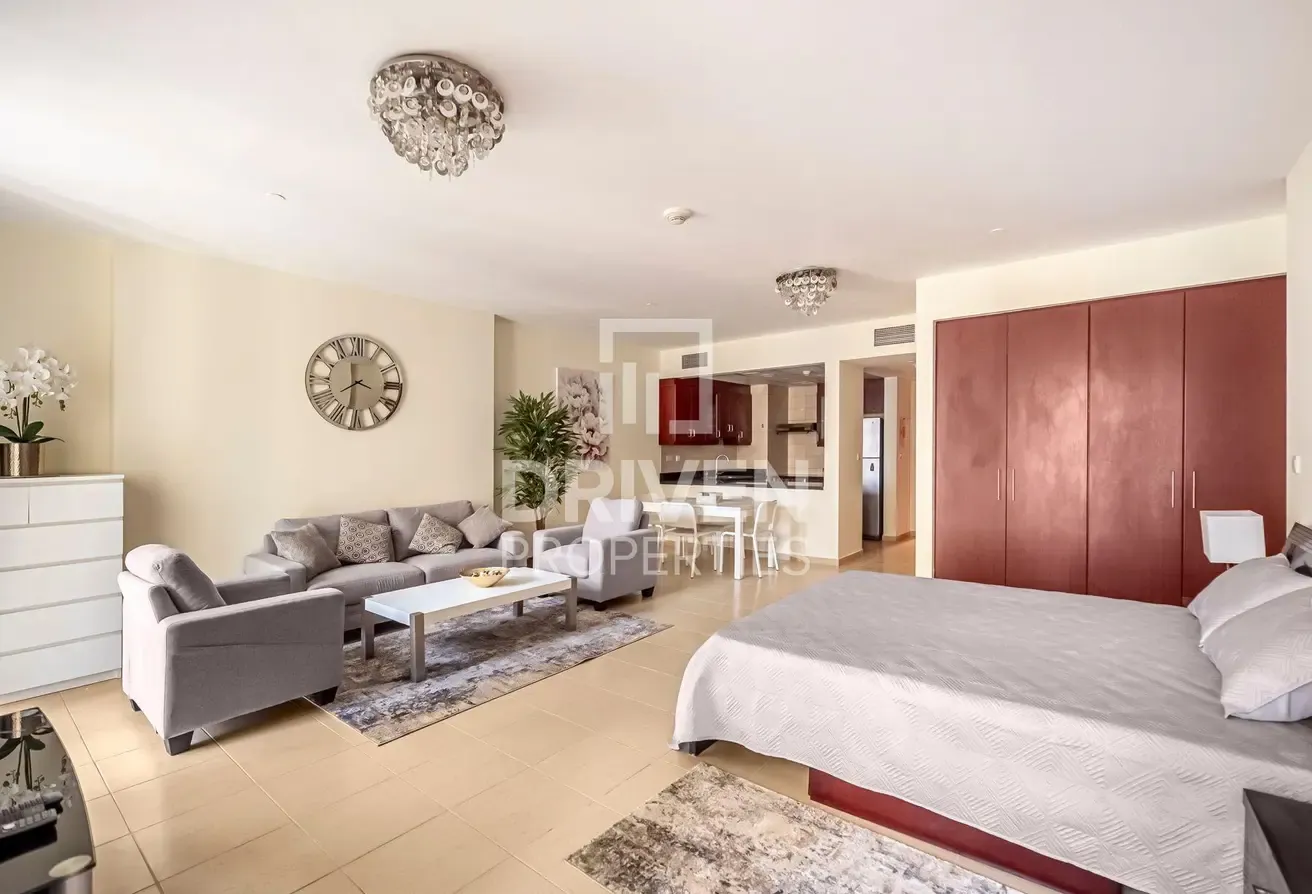 Exclusive | Fully Furnished | Community View