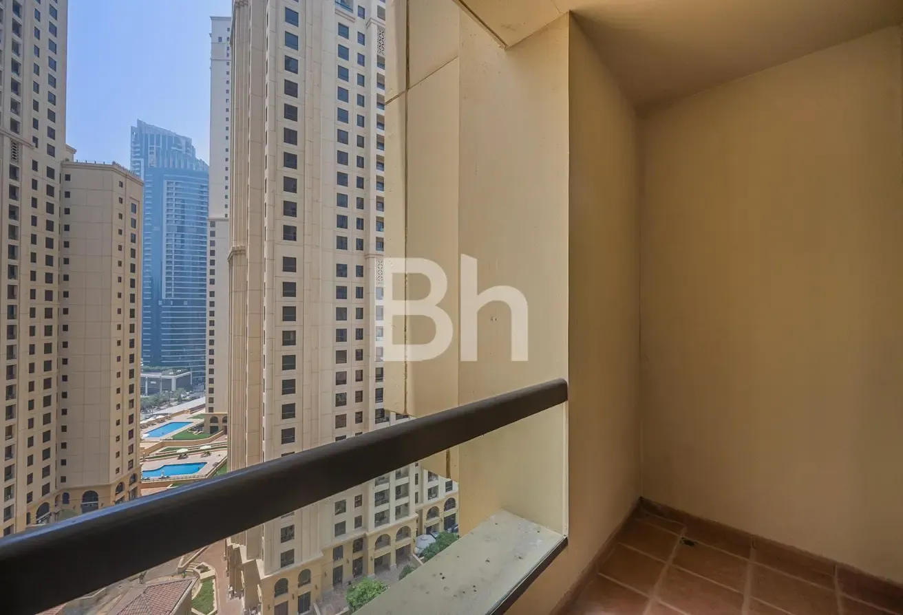 Upgraded Kitchen | Furnished | Ready to move in