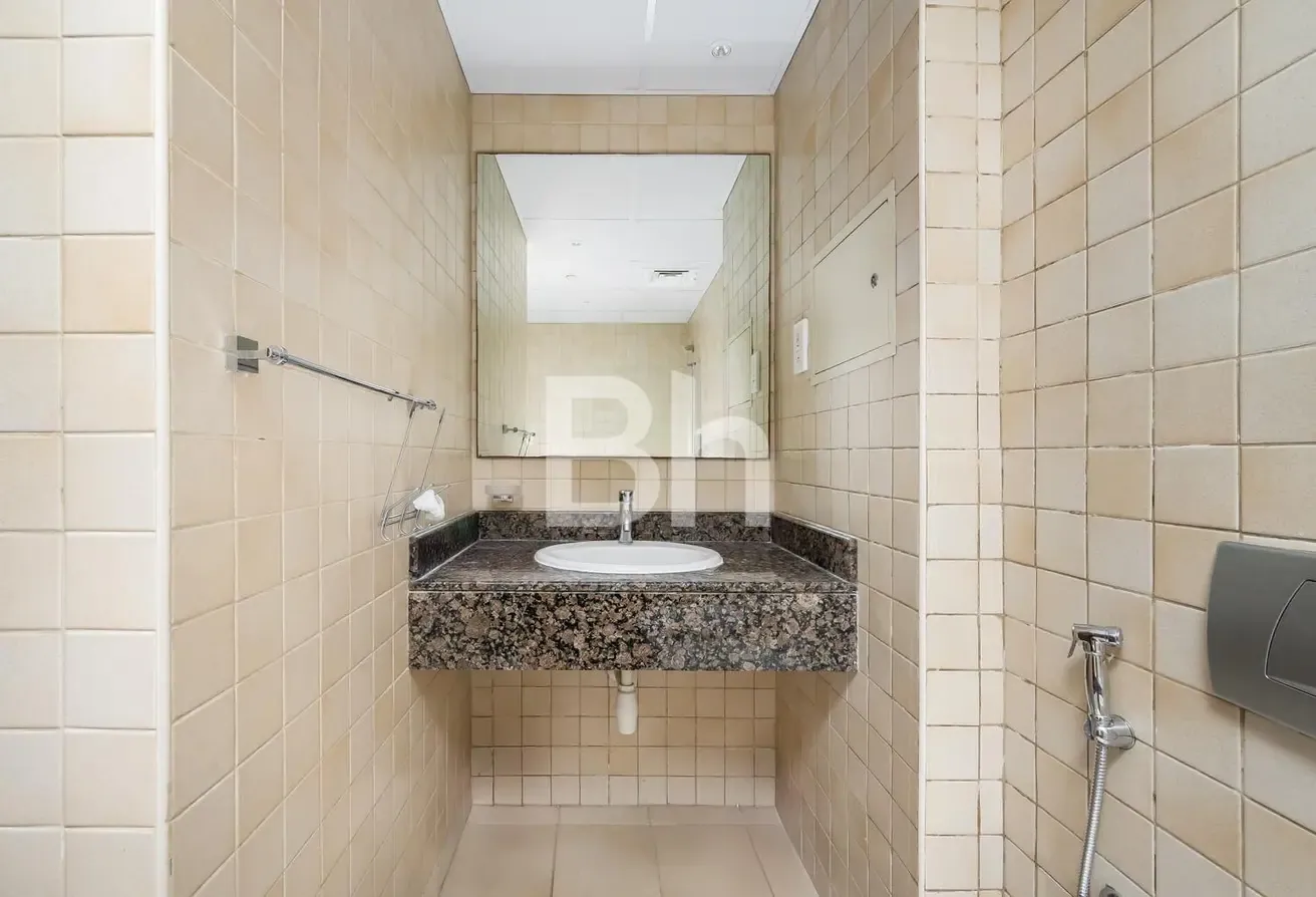 Upgraded Kitchen | Furnished | Ready to move in