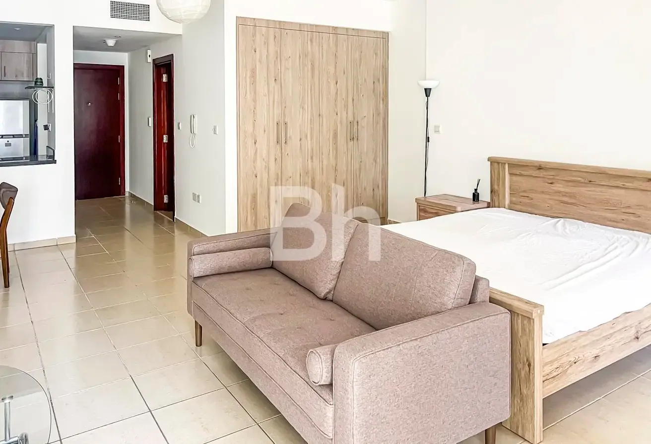 Upgraded Kitchen | Furnished | Ready to move in