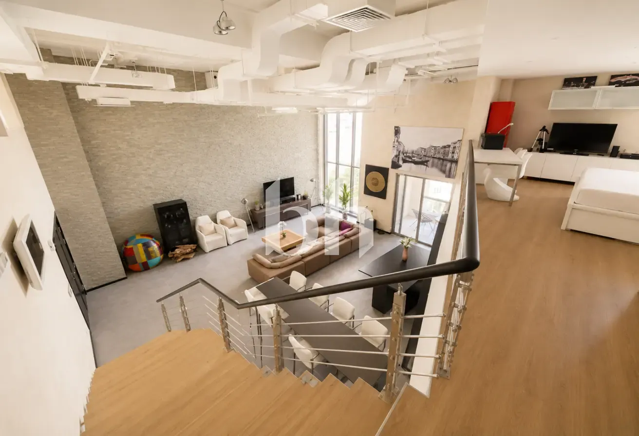 Loft | Marina View | Fully Upgraded