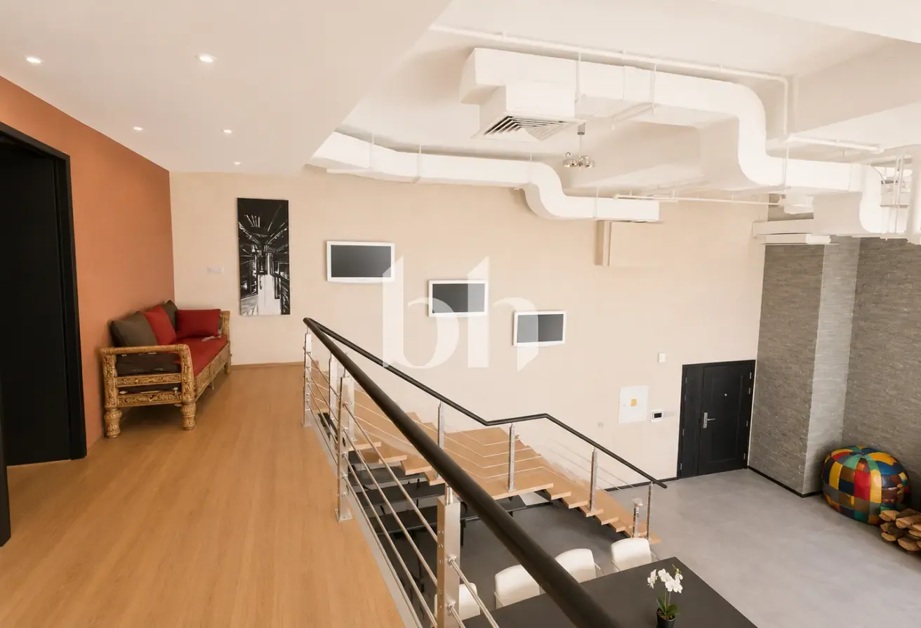 Loft | Marina View | Fully Upgraded