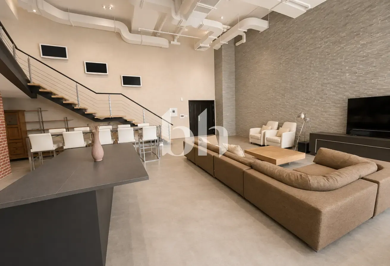 Loft | Marina View | Fully Upgraded