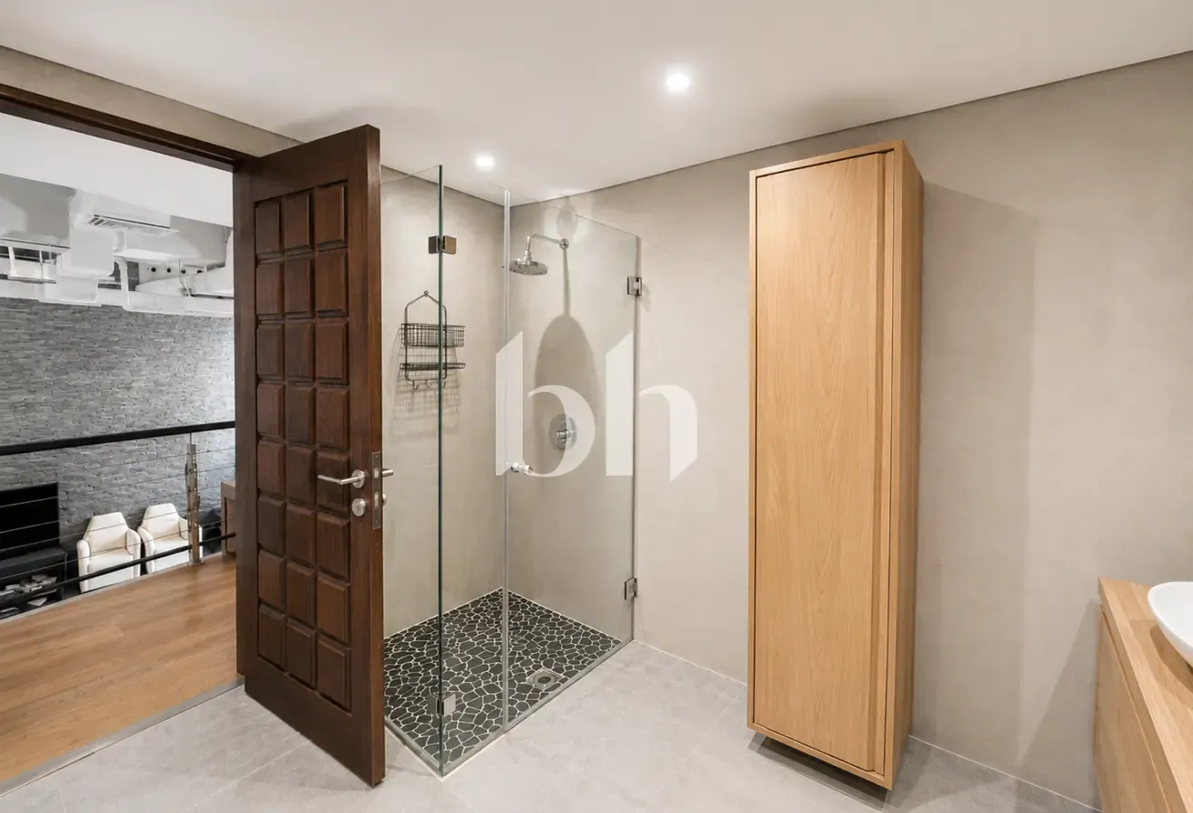 Loft | Marina View | Fully Upgraded