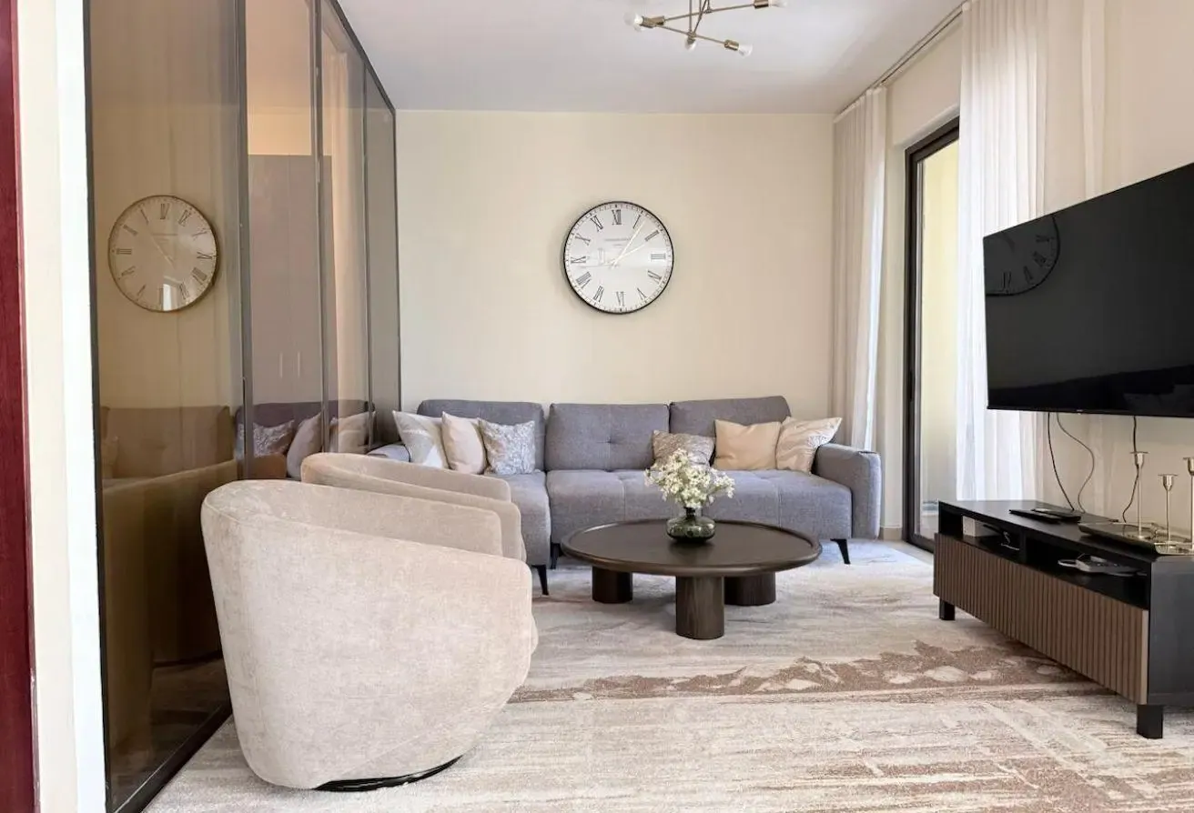 Fully Furnished, Renovated Apartment, Marina View