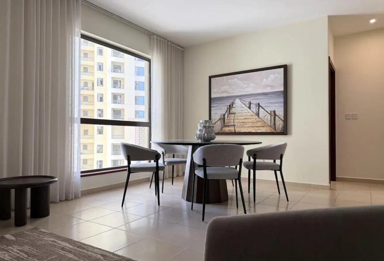 Fully Furnished, Renovated Apartment, Marina View