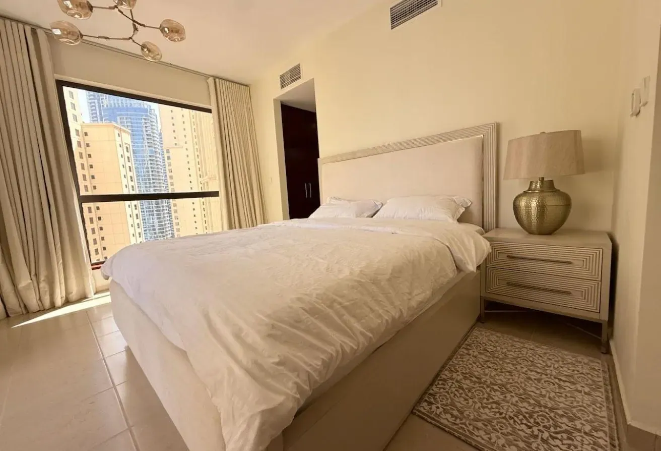 Fully Furnished, Renovated Apartment, Marina View