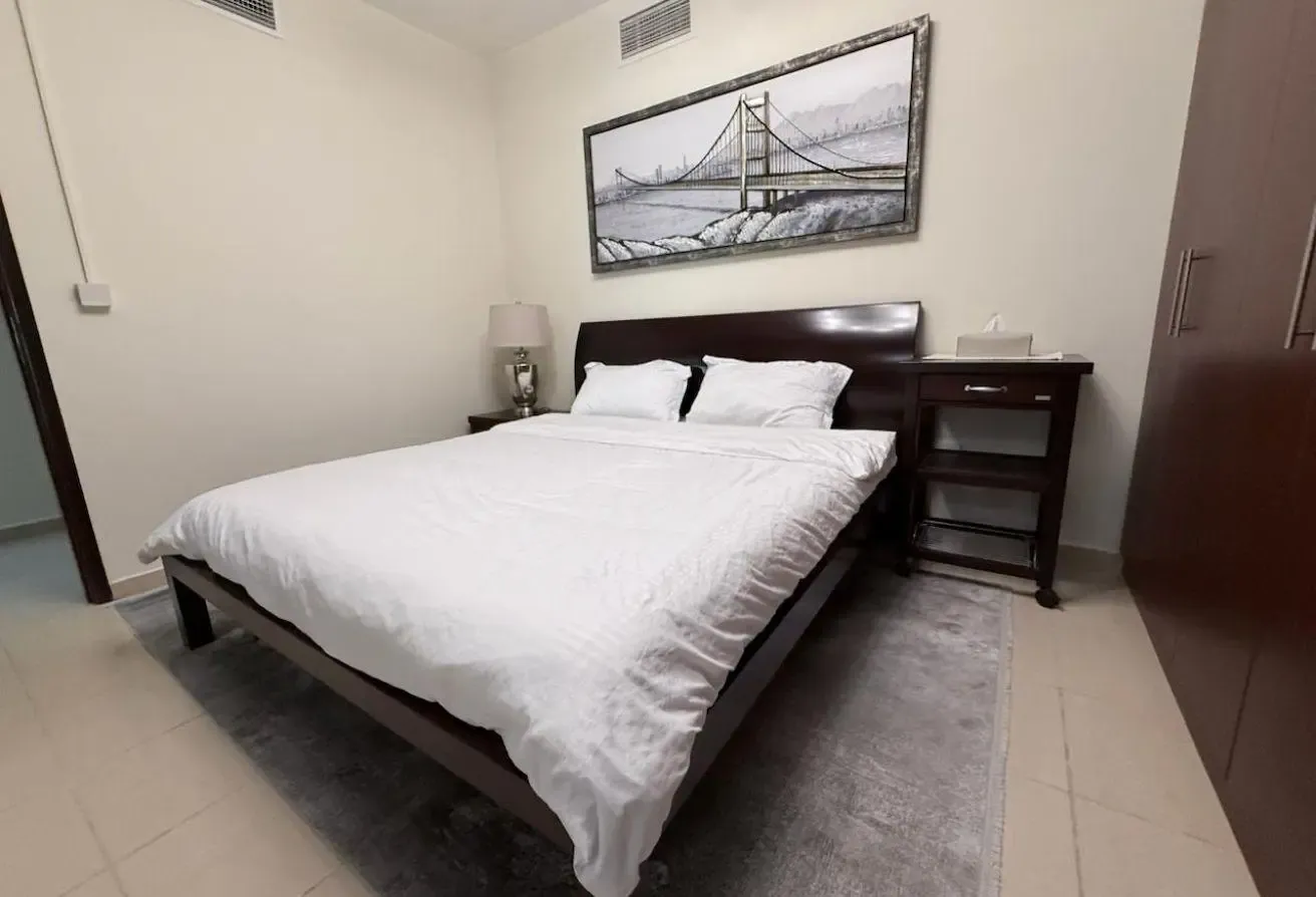Fully Furnished, Renovated Apartment, Marina View