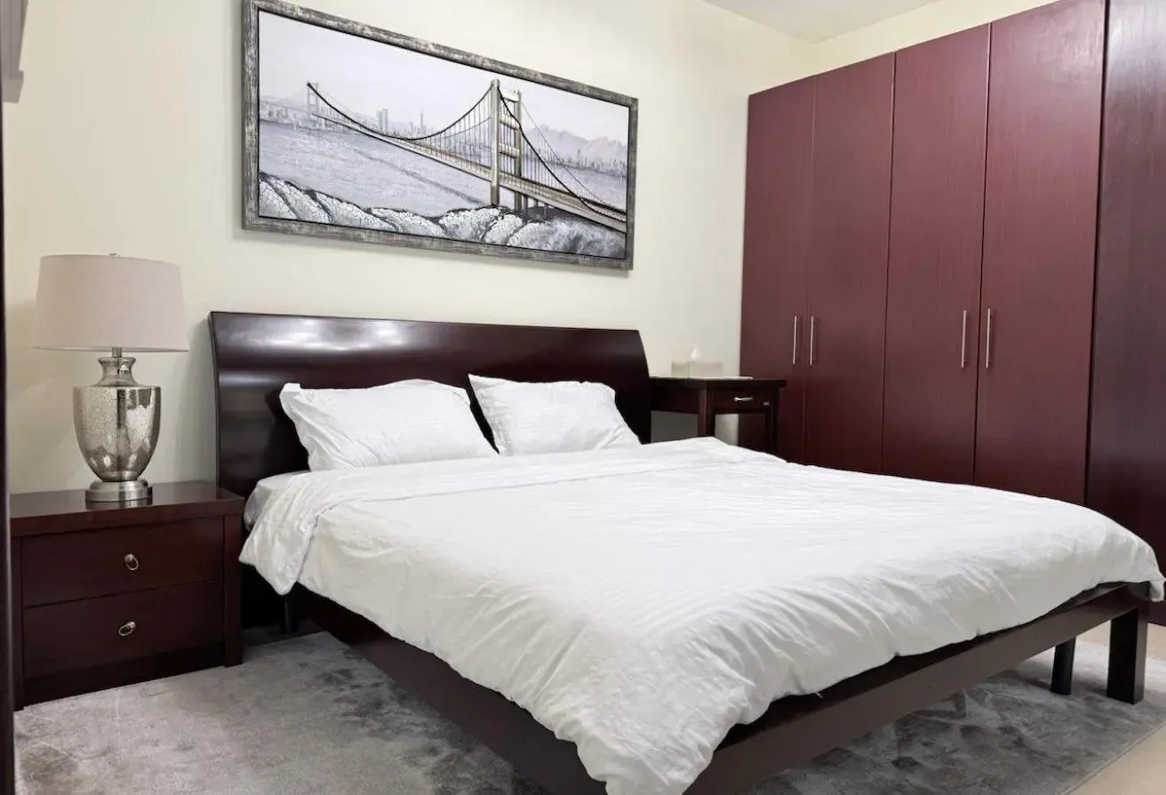 Fully Furnished, Renovated Apartment, Marina View