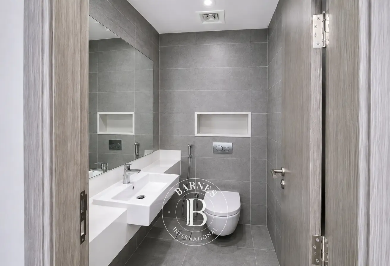 Lagoon View | Unfurnished | Best Offer