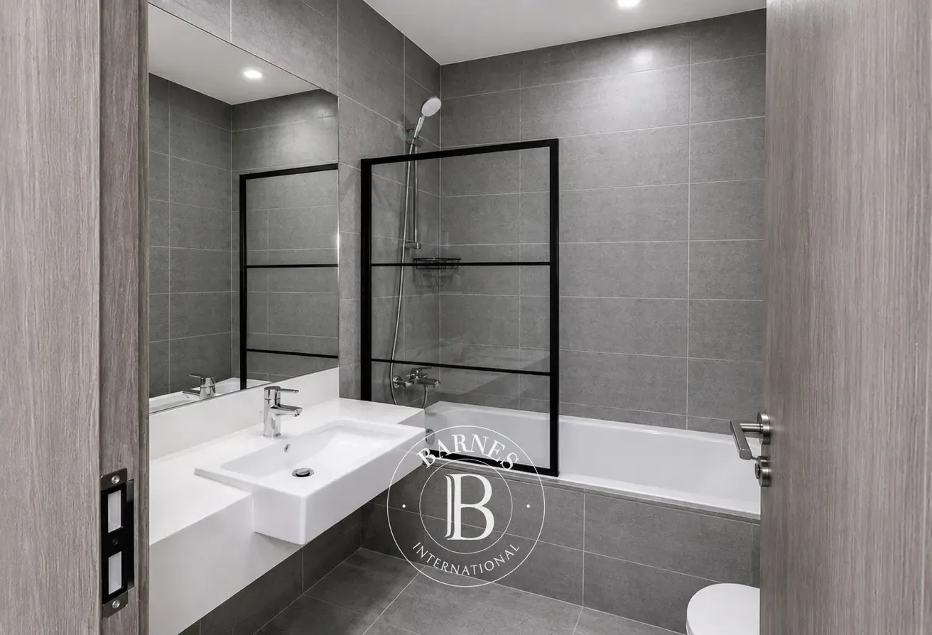 Lagoon View | Unfurnished | Best Offer