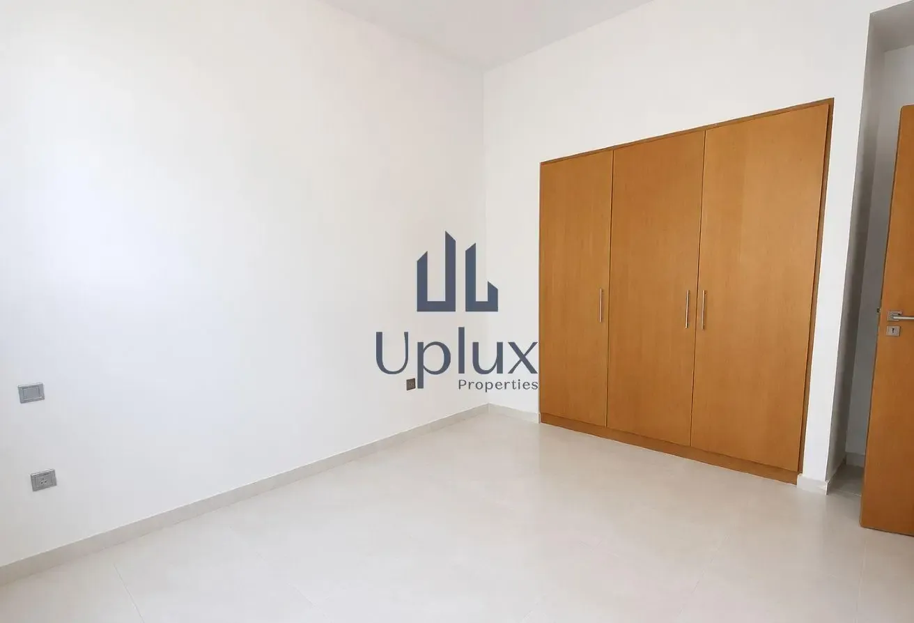 Near to Pool & Park | Single Row | Vacant