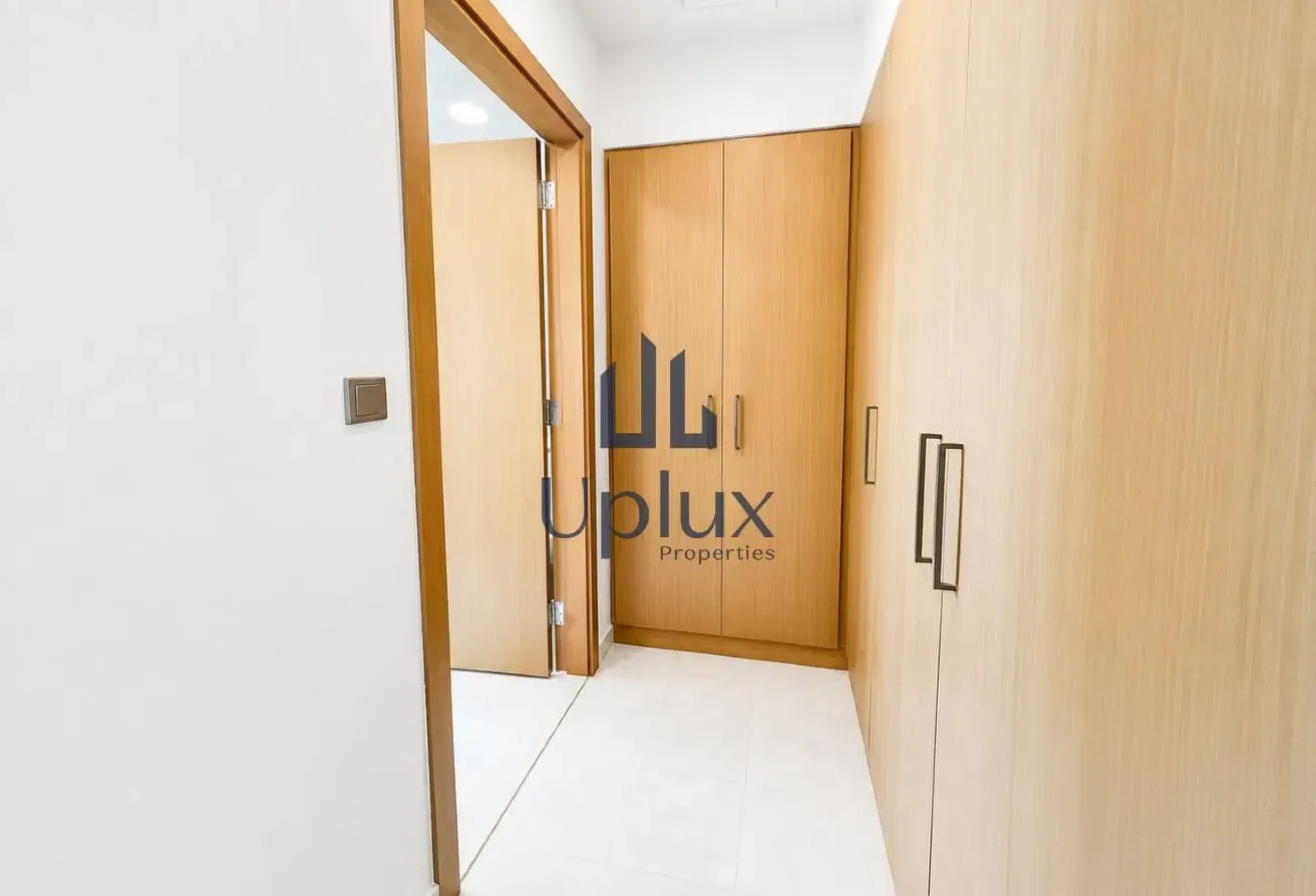Near to Pool & Park | Single Row | Vacant