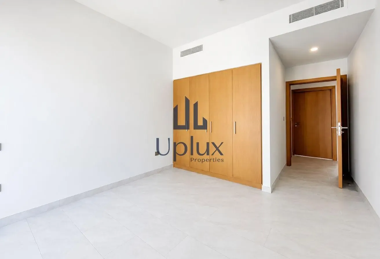 Near to Pool & Park | Single Row | Vacant