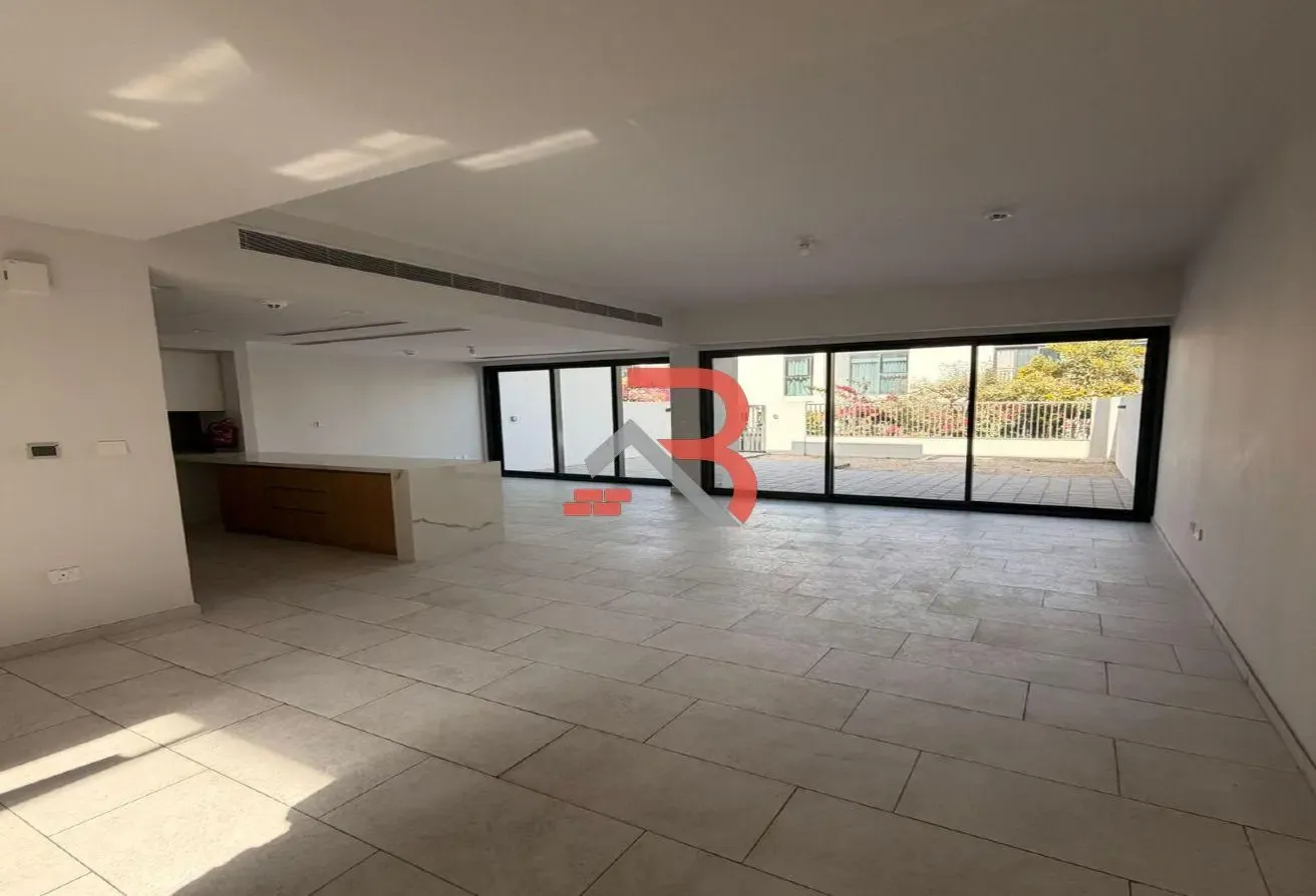 3BR+Maid's | Landscaped | Ready to Move | Spacious