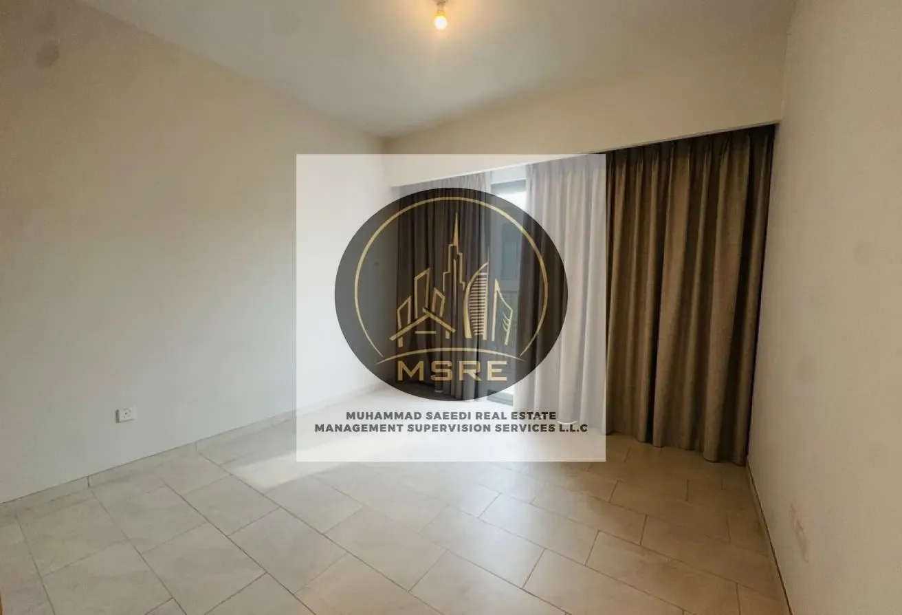 BRIGHT AMBIENCE  | PRIVACY | PETS ALLOWED | READY