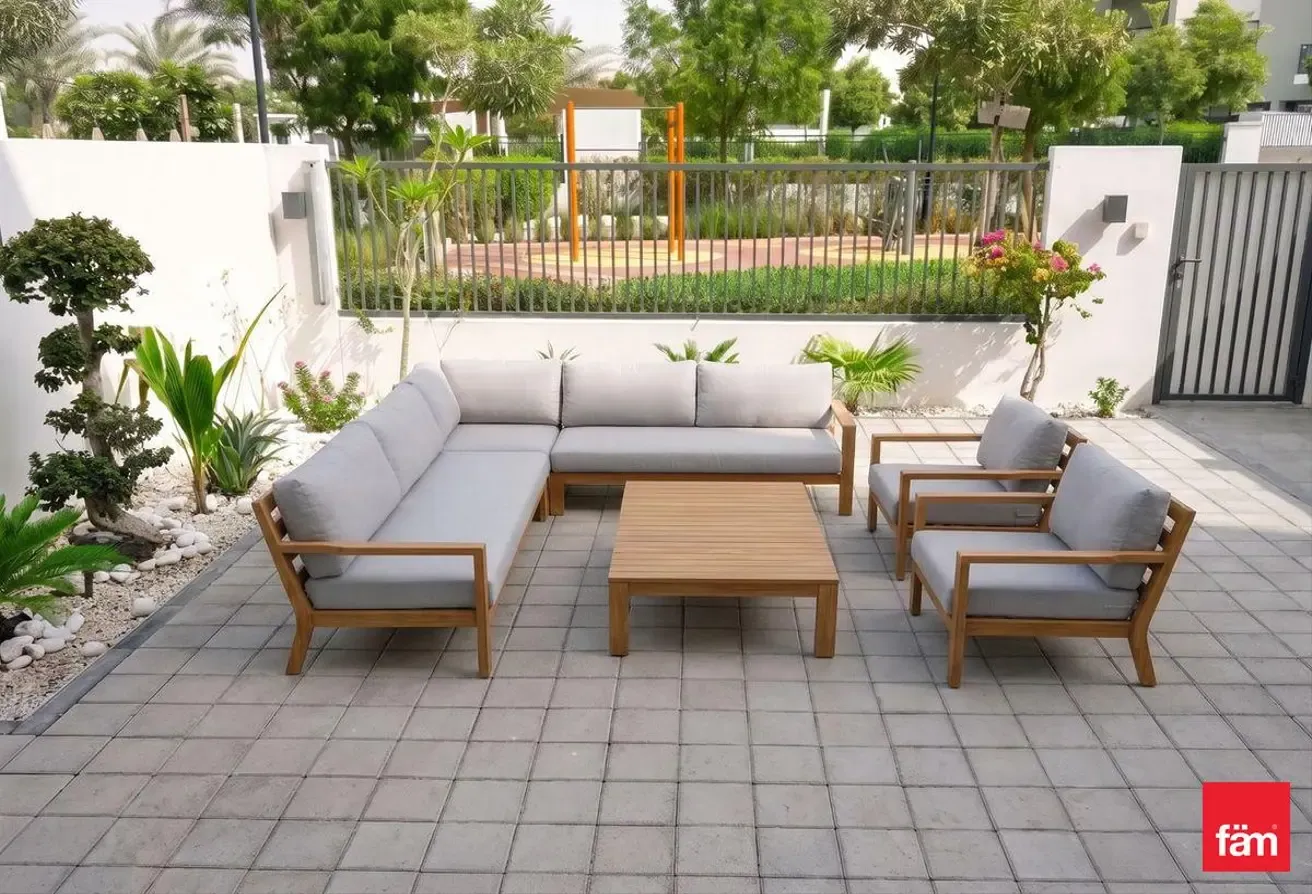 Villanova | Furniture Optional | View pool & Park