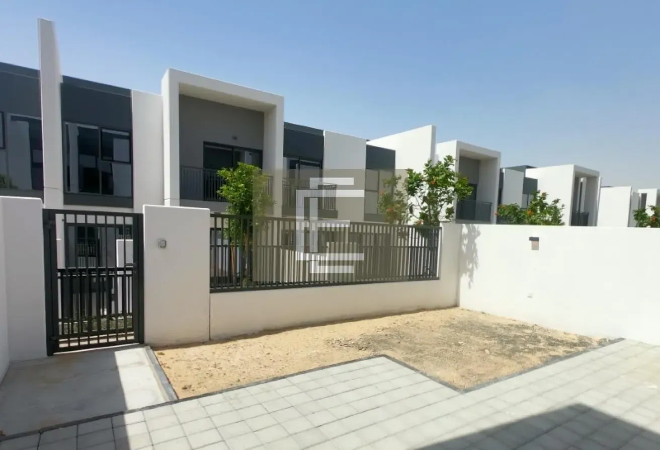 FAMILY COMMNUNITY | SPACIOUS 3 BR | VACANT