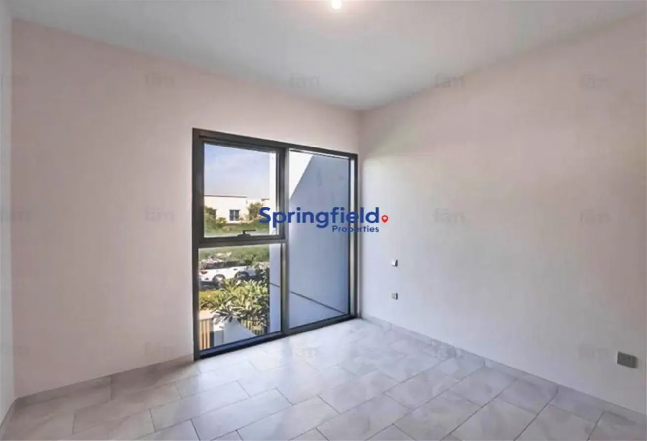 Ready to Move | Unfurnished | Maids Room