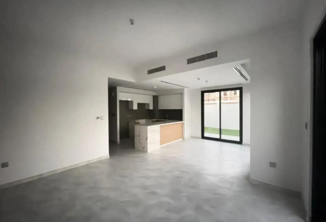 3 BEDROOM PLUS VILLA FOR RENT GOOD LOCATION