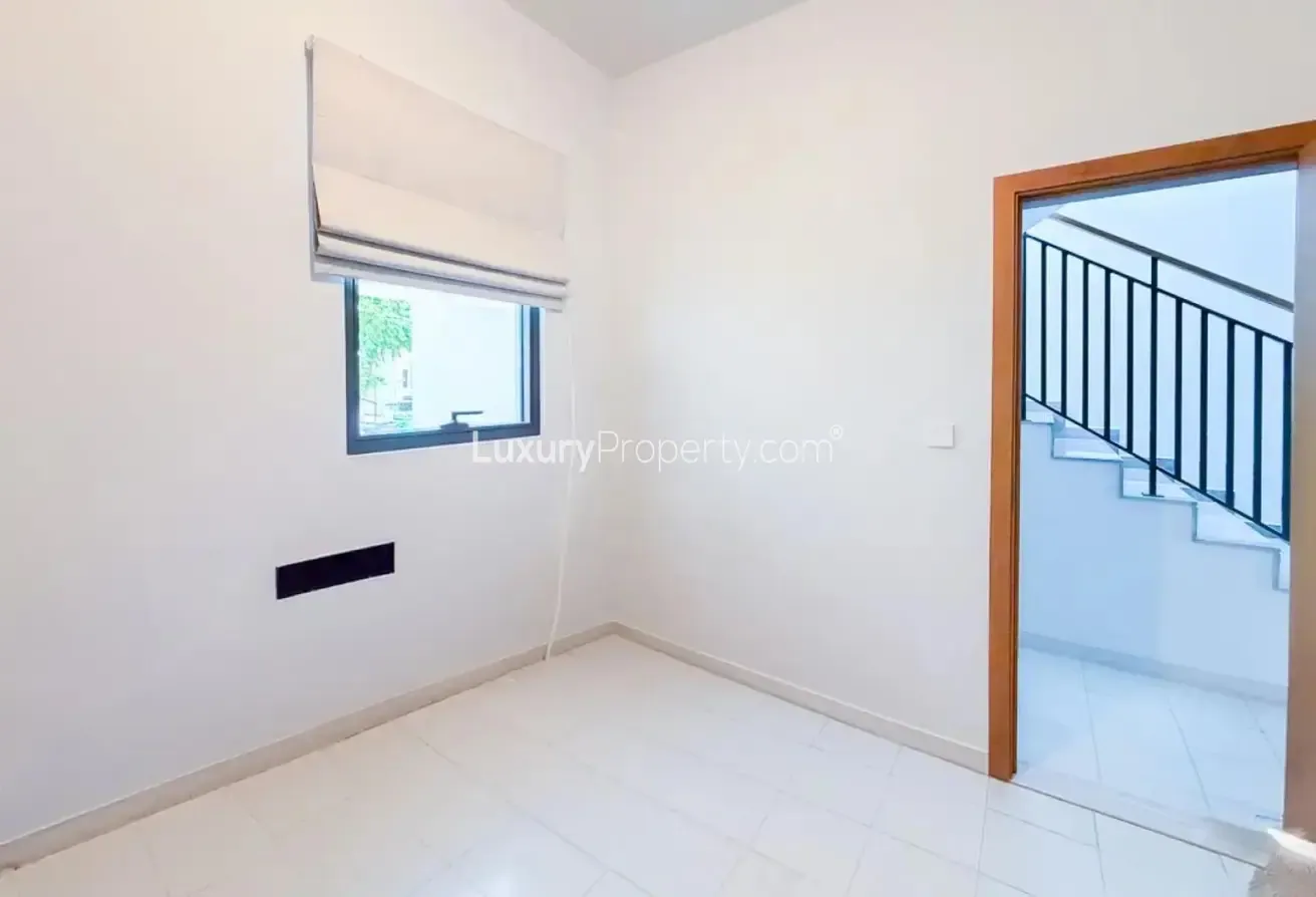 Beautiful Design | Spacious Living| Bright