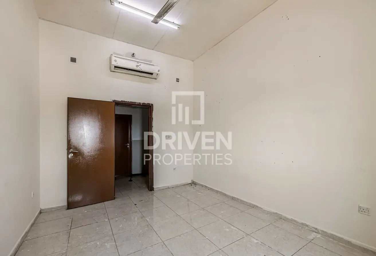 Unique Labour Camp in Great Location | Spacious
