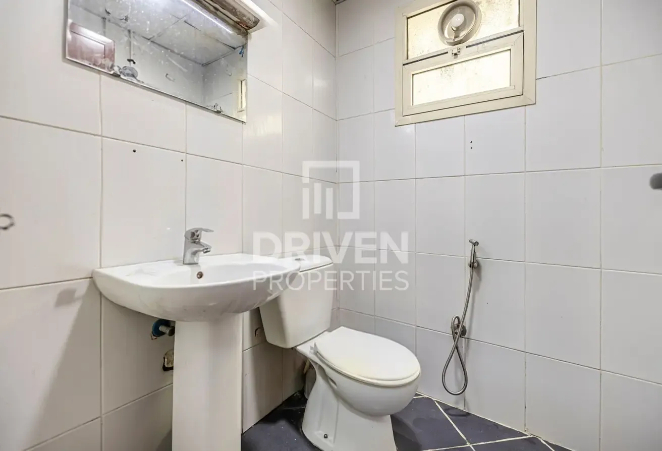 Unique Labour Camp in Great Location | Spacious