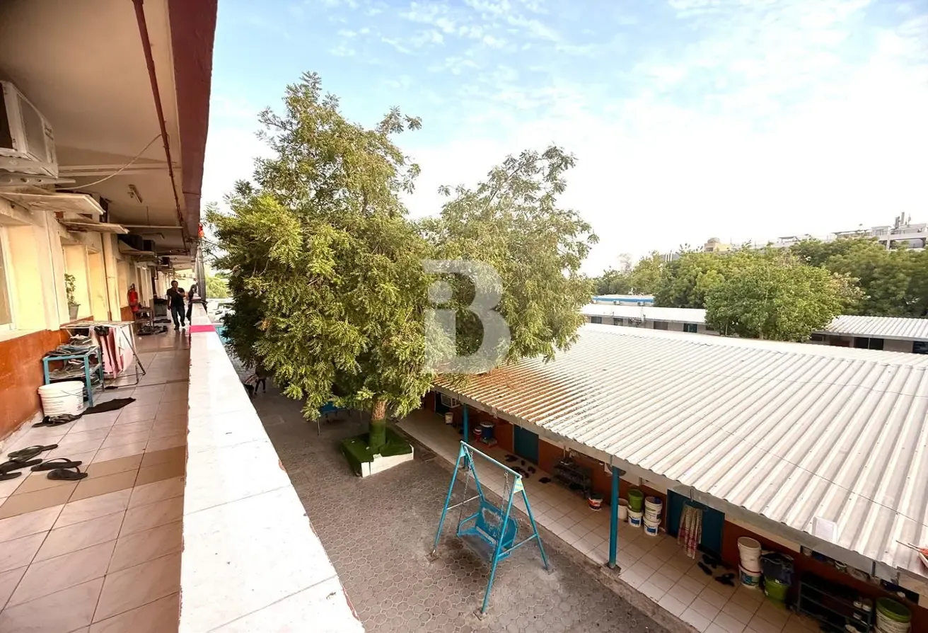 Labour Camp with 3 Retail Shops – Muhaisnah for Sale