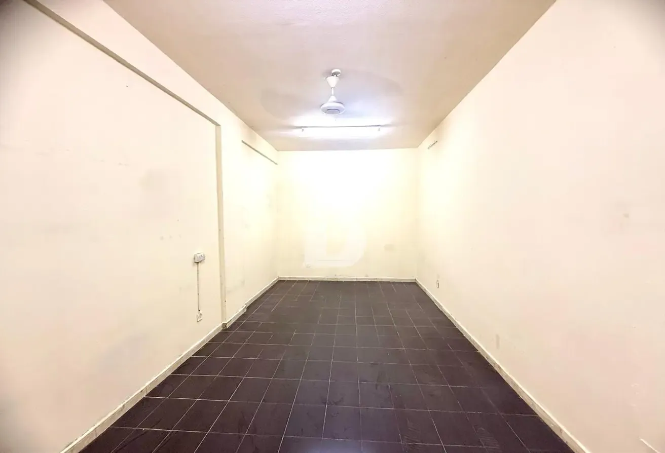Labour Camp with 3 Retail Shops – Muhaisnah for Sale