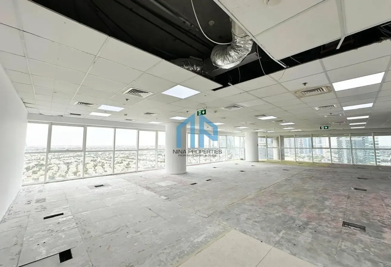 Exclusive | Stunning Lake View | Grade A building