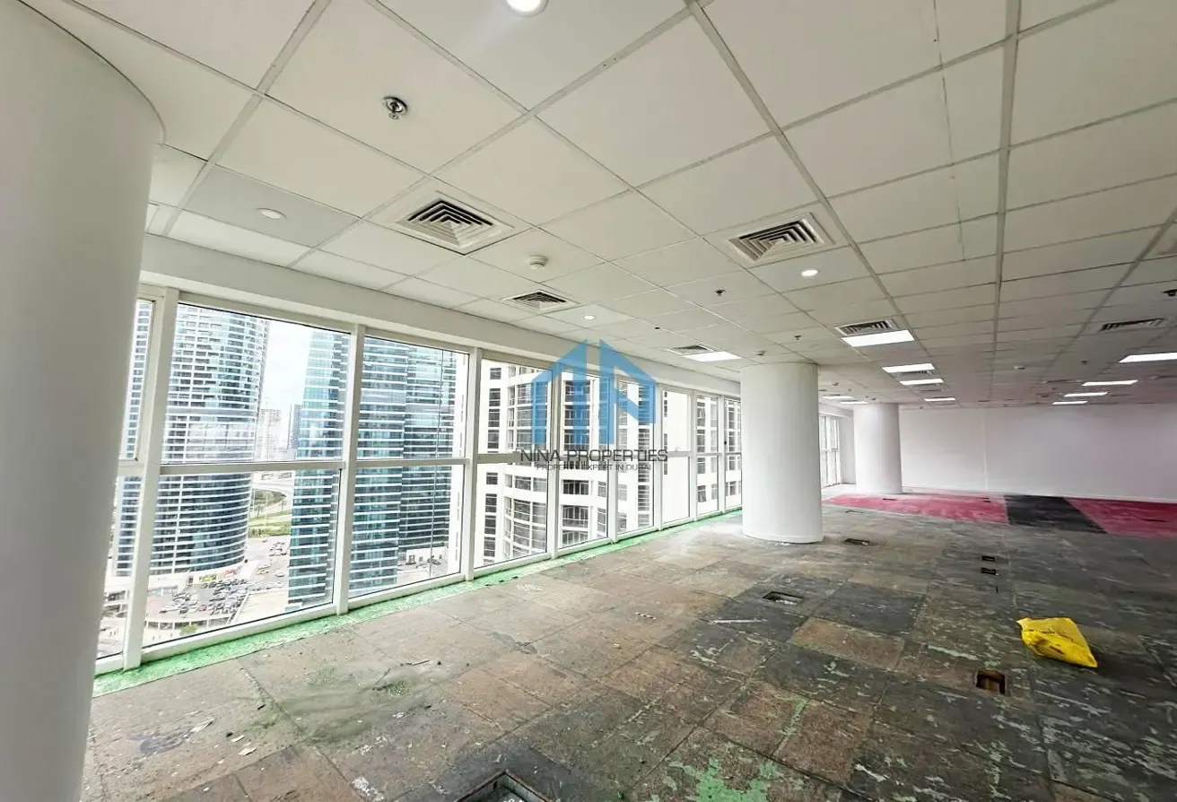 Exclusive | Stunning Lake View | Grade A building