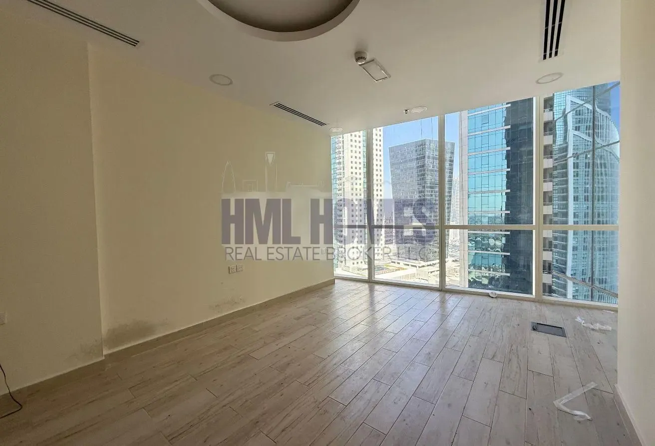 Middle-Floor Office |Vacant Ready to Move In