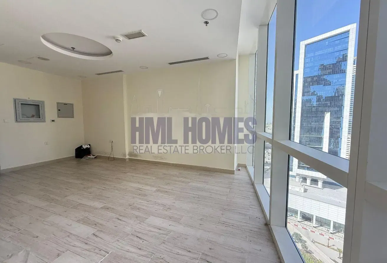 Middle-Floor Office |Vacant Ready to Move In
