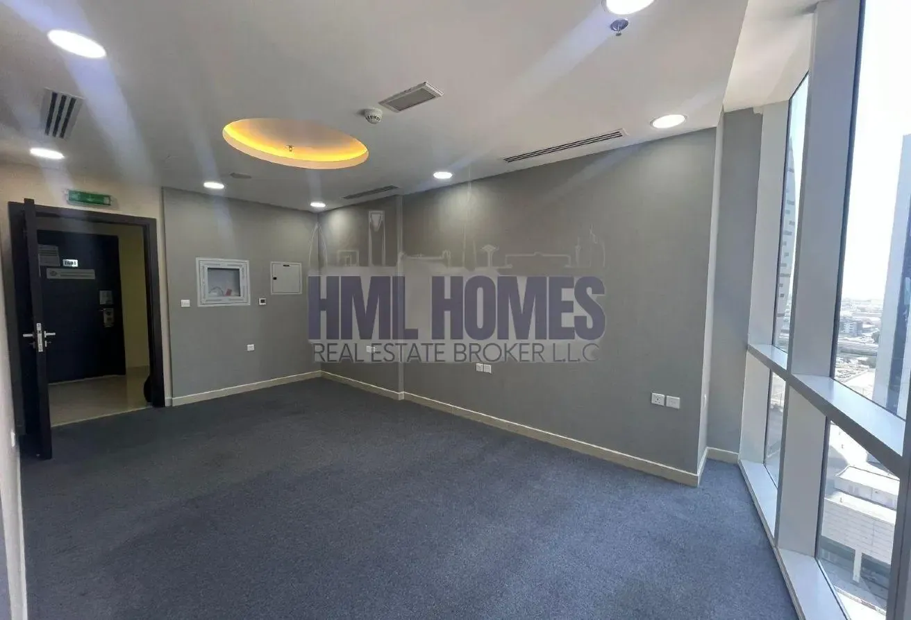 Middle-Floor Office |Vacant Ready to Move In