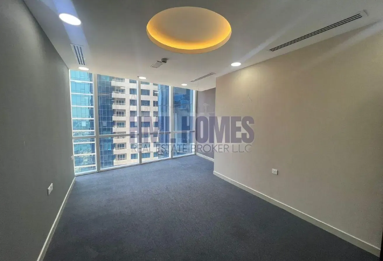 Middle-Floor Office |Vacant Ready to Move In