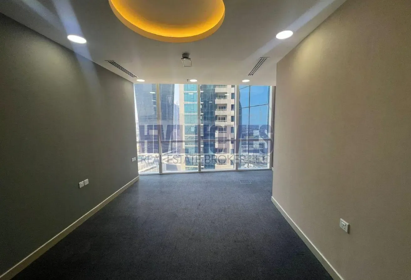 Middle-Floor Office |Vacant Ready to Move In